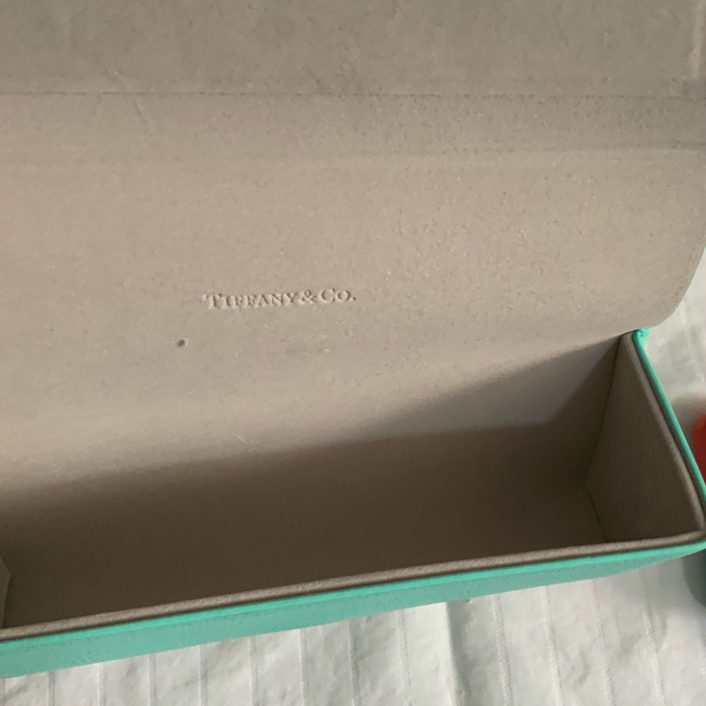 Authentic Tiffany & Co. sunglass case set in the signature Tiffany blue. - Picture 5 of 5